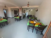 Honey Guest House Отели в г. 