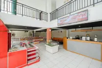 RedLiving Syariah Apartemen MKostel - Tower A1 Kencana Loka Hotel di Kecamatan Curug