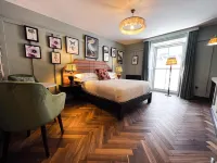 The Palm Hotels in Leabeg Upper