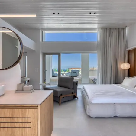 Flisvos Royal Hotel & Suites