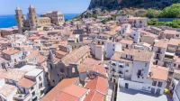 Cefalu in Blu