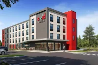 avid hotel FAYETTEVILLE WEST by IHG - parking