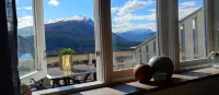 Hilltop wood house - breakfast
