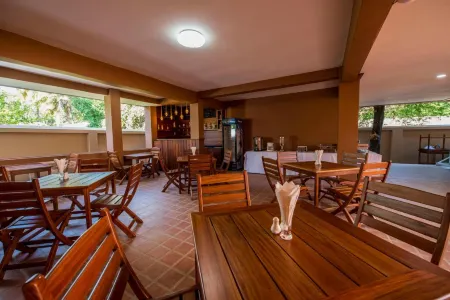 Traveller Lodge Ngapali by River Top Отели в г. Zi Phyu Kone