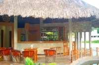 Axkan Palenque, Albercas, Gastronomia Mar y Tierra & Travel Agency - bar