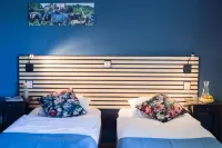 Hotel Restaurant De Roosterhoeve Hotels in Roosteren