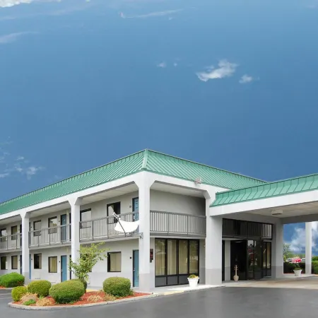 Motel 6 Covington, TN