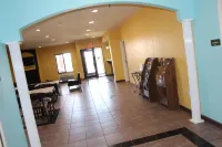 Home Gate Inn & Suites - parking