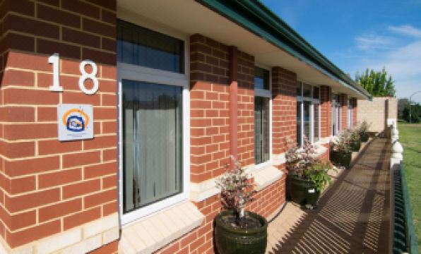 Ascot on Swan Bed & Breakfast - Housity