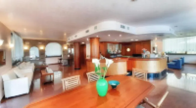 弗拉伊皮尼酒店及健康中心