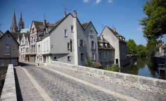 Premiere Classe Chartres Sud - Barjouville