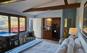 Boundary Waters Resort & Marina