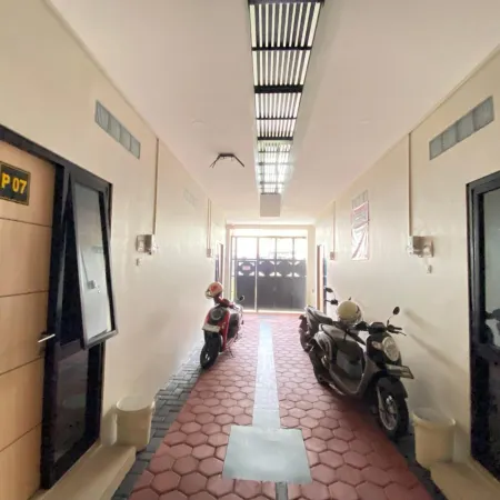 Modern Stay Near Roxy Mall Jember RedPartner