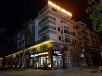 Helen Halong Hotel - parking