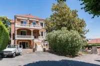 Villa Elisa M