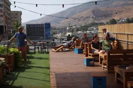 Tiberias Hostel Отели рядом с достопримечательностью «Тверия»