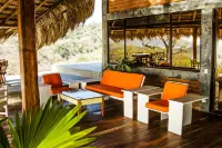 Hush Maderas - Hostels