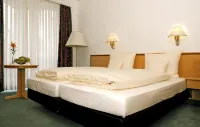Matchpoint Hotel