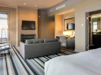 Hotel Arts Kensington Hotels near Lions Park C train