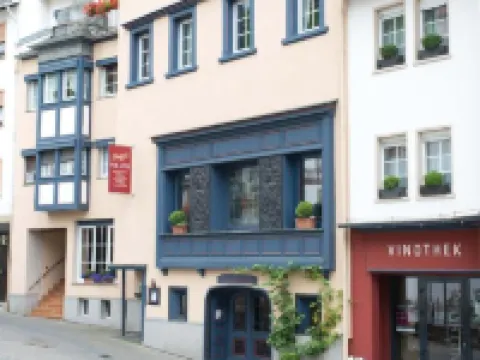 Akzent Hotel Berg's Alte Bauernschänke- Wellness Und Wein Hotels in Rudesheim