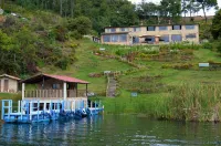 Hotel Refugio Pozo Azul Отели в г. 