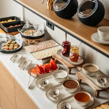 The City Hotel & Suites