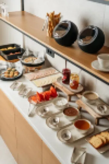 The City Hotel & Suites