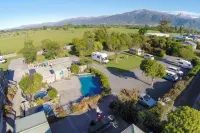 Alpine-Pacific Holiday Park - parking