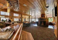 StrawberryInn River Front Resort