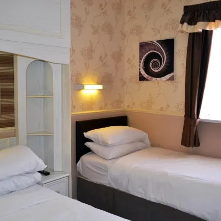 Lyndene Hotel