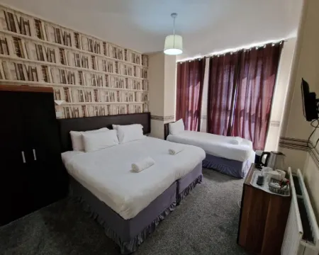 Portsmouth Budget Hotels - All Rooms Are EN-Suite Hotele w: Southsea