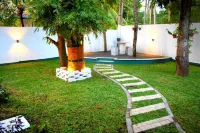 Leonine Villa Yala Các khách sạn gần Suriyapokuna Rajamaha Viharaya
