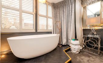 Funky Monk Hotel