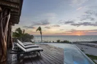DK Luxury Ocean Front Villa - Adults Only - ビーチサイド