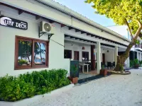 Surf Deck Hotels near Thulusdhoo