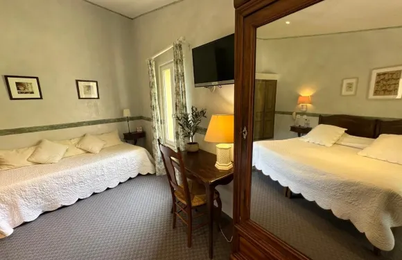 瑞雷巴黎聖母院酒店