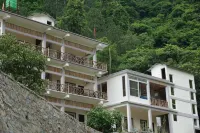 Maulyar Forest Resort Hotels in Uttarkashi