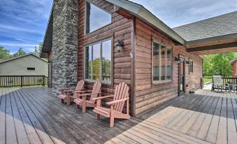 Cabin 1 Mi to Sand Valley, 1 Block to Beach