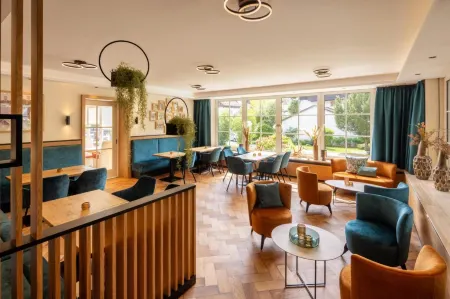 Hotel Wiedemann Отели рядом со станцией Дым