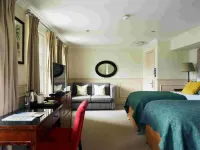 The Talbot Inn Hotels in Downside