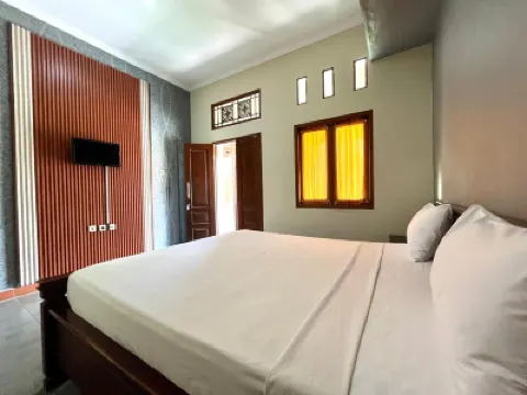 Prabhu Suites Hotels near ينبوع بنجر الحار