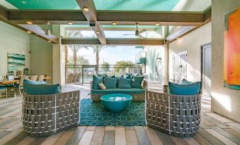 Modern Cozysuites on Town Lake Waterfront 02