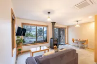 Freycinet Stone Studio 8 - Apartments
