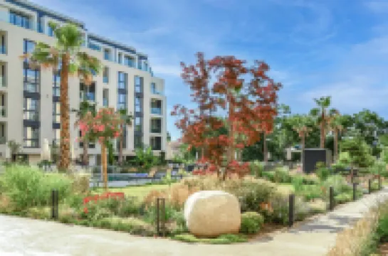 อาซูร์ พรีเมียม รีสอร์ท โรงแรมใน