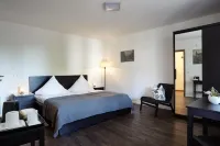 Pension Schlossgasse Hotels in Tauer