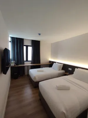 T Hotel SP Pekan Lama - parking