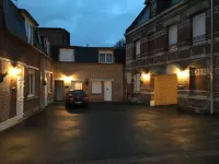 Logis - Hôtel Le Florence - parking