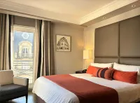 Carles Hotel
