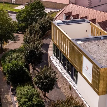 Schwan Und Post Business Quarters