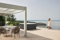 Maximilian Suites - Pools